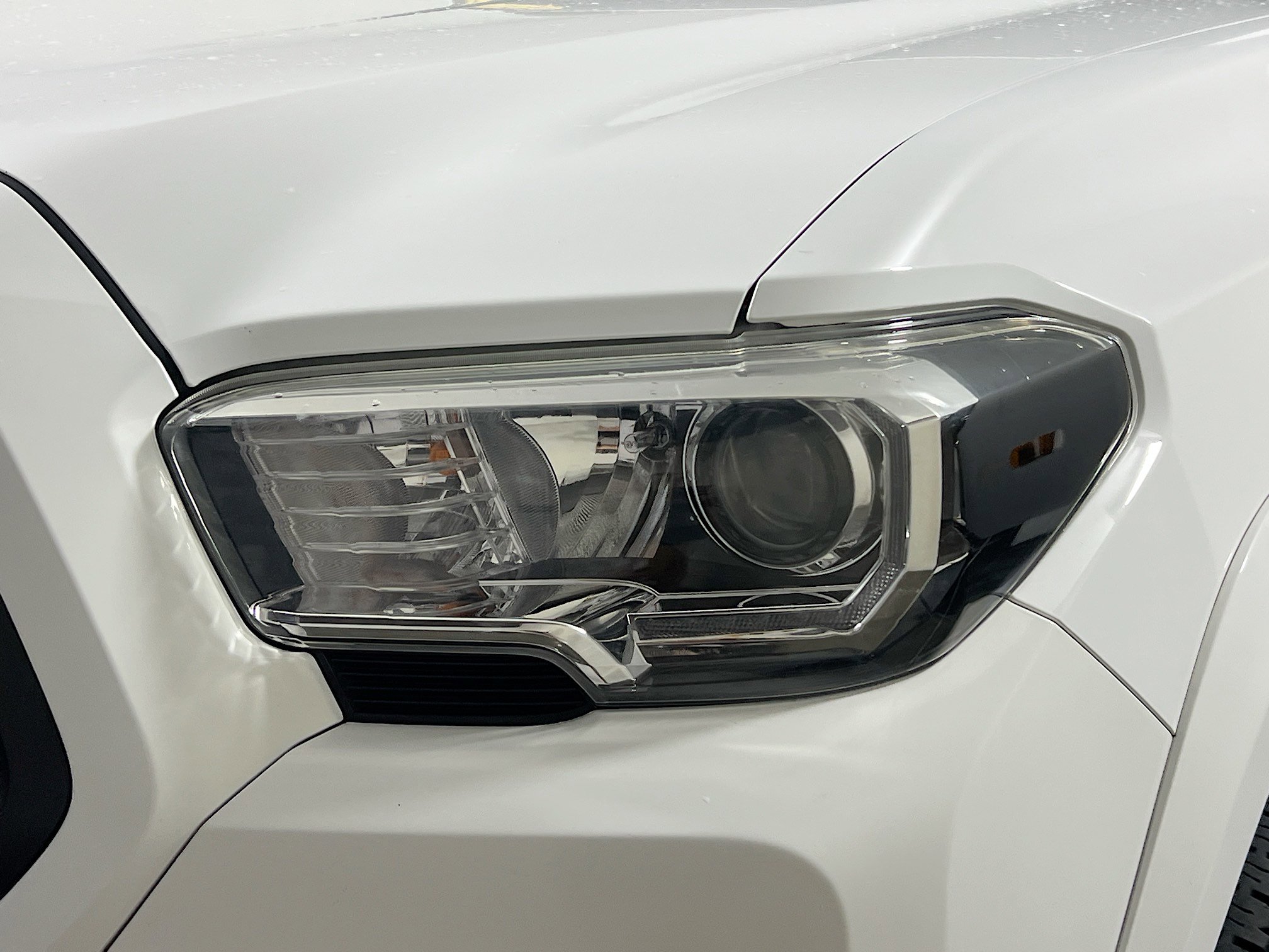 Used 2017 Toyota Tacoma Limited image 11