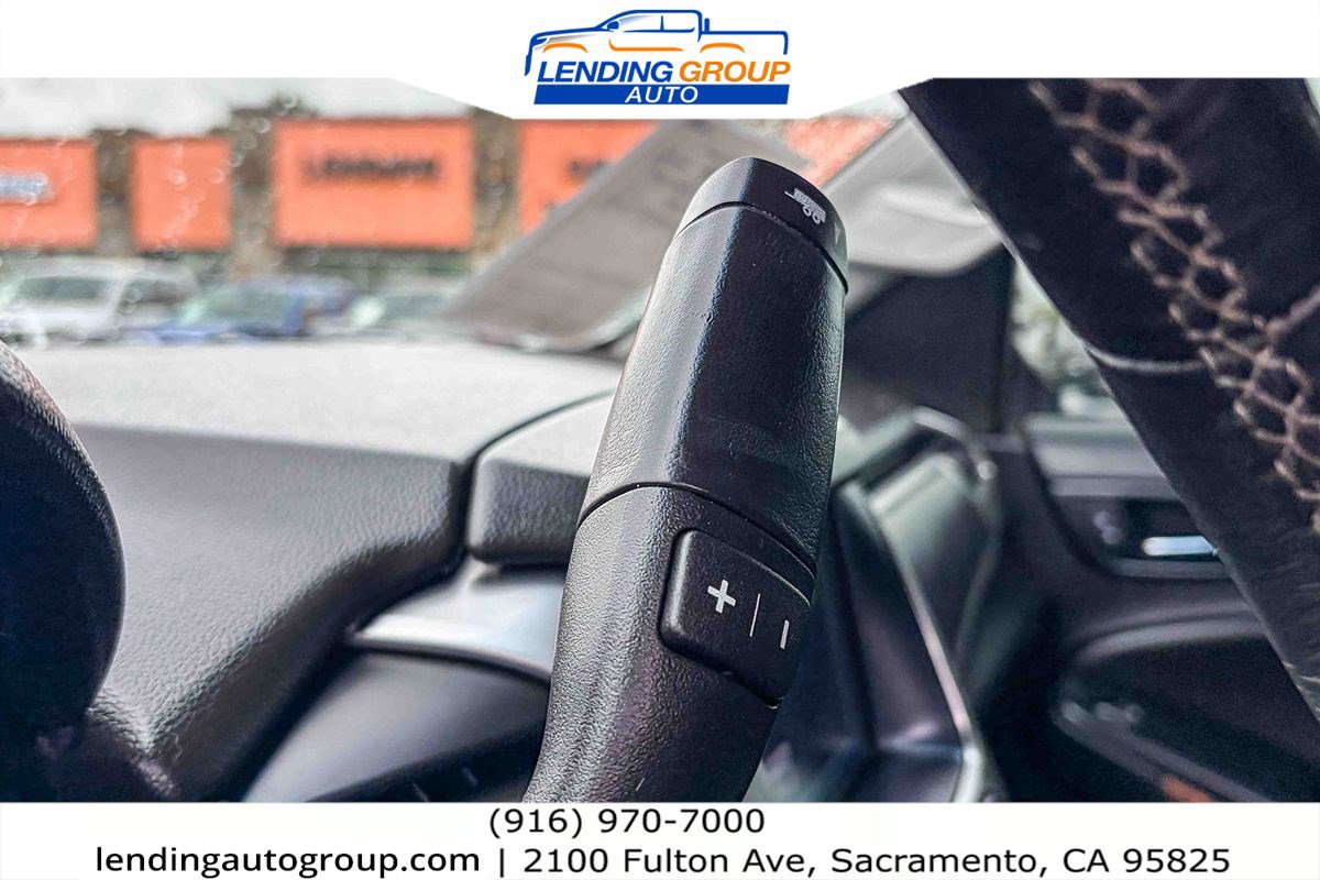 Used 2018 Chevrolet Suburban Premier image 19