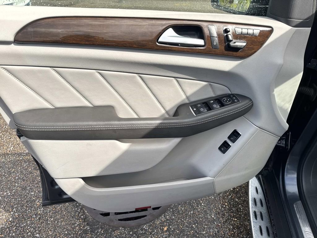 Used 2016 Mercedes-Benz GL 450 4MATIC image 21