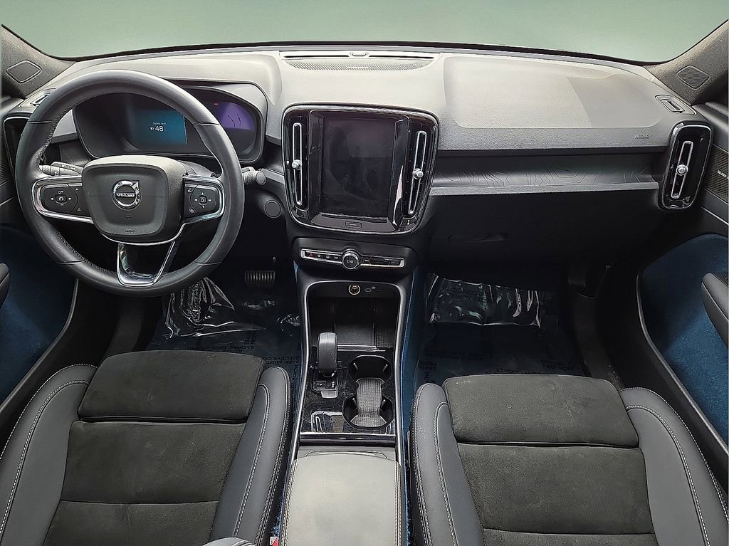 Used 2023 Volvo C40 P8 Recharge Ultimate image 19