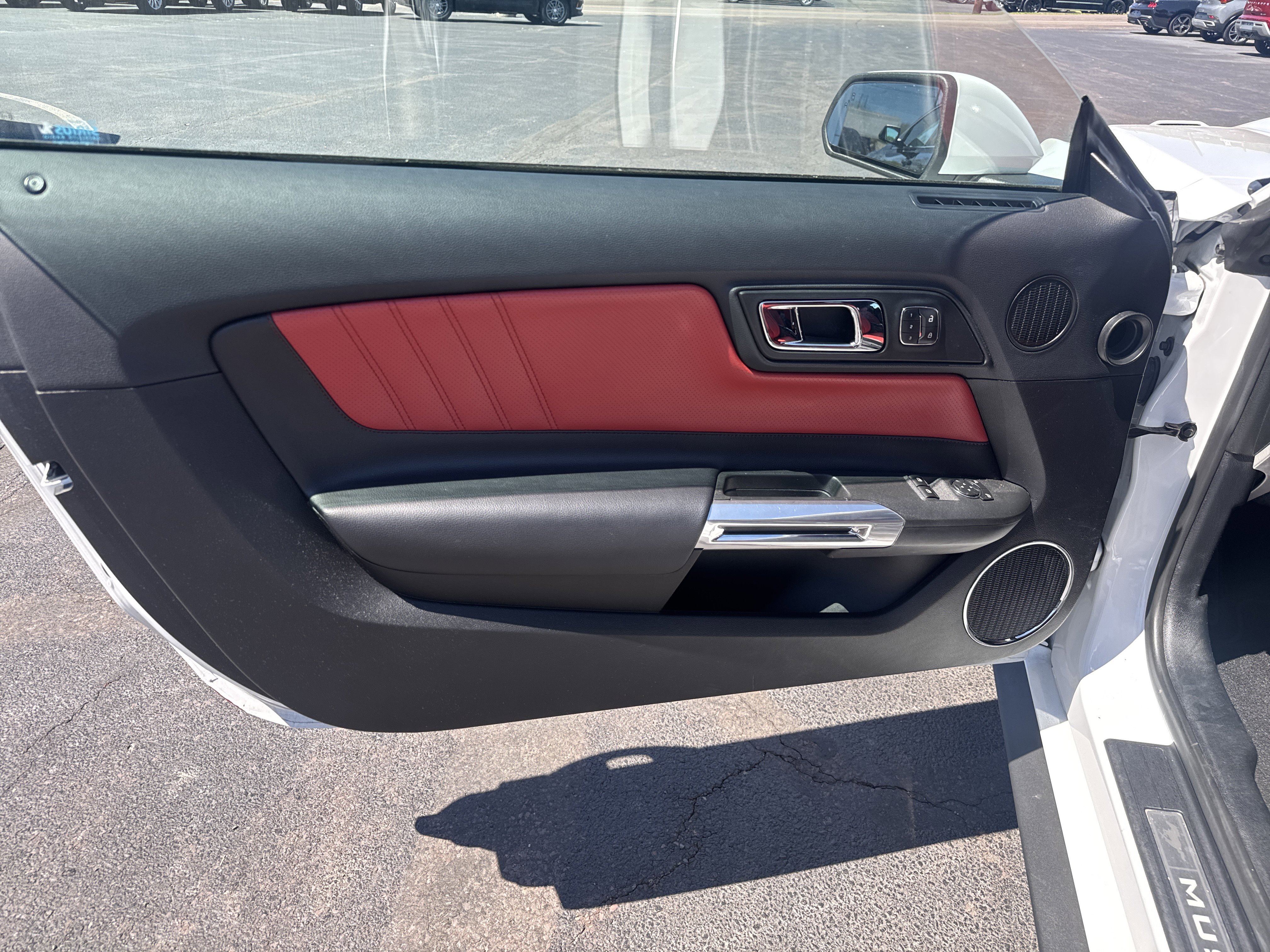 Used 2017 Ford Mustang GT Premium w/ Equipment Group 401A RWD image 15