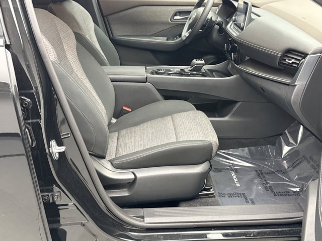 Used 2022 Nissan Rogue SV AWD/4WD image 16