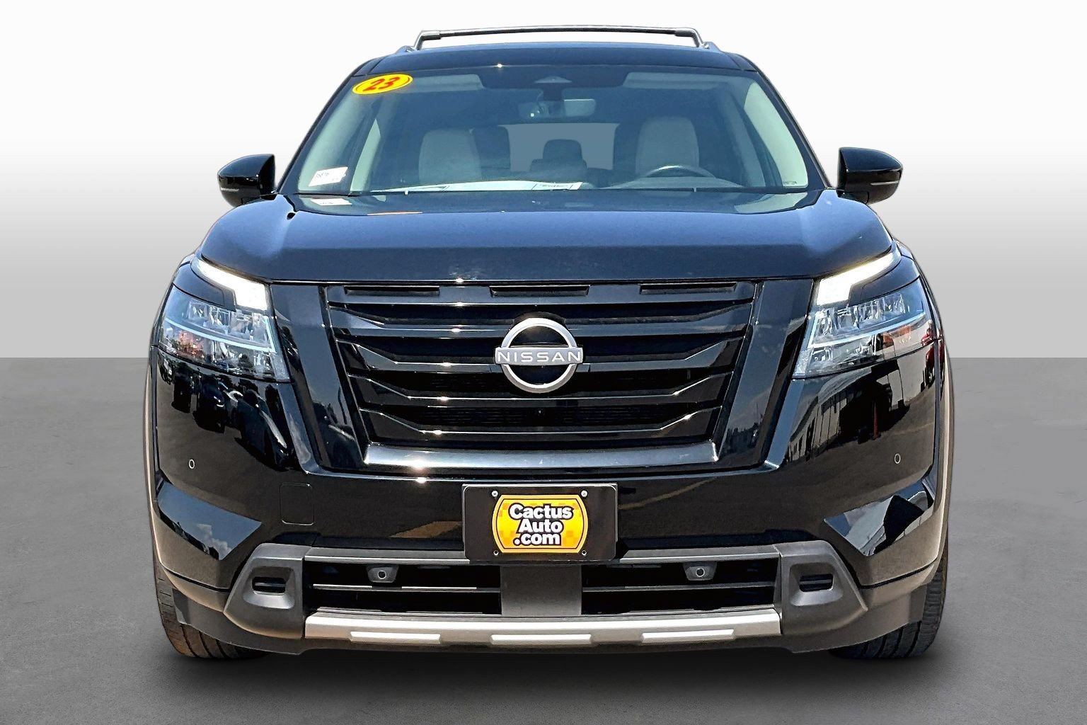 Used 2023 Nissan Pathfinder SL w/ Black Appearance Package FWD image 3
