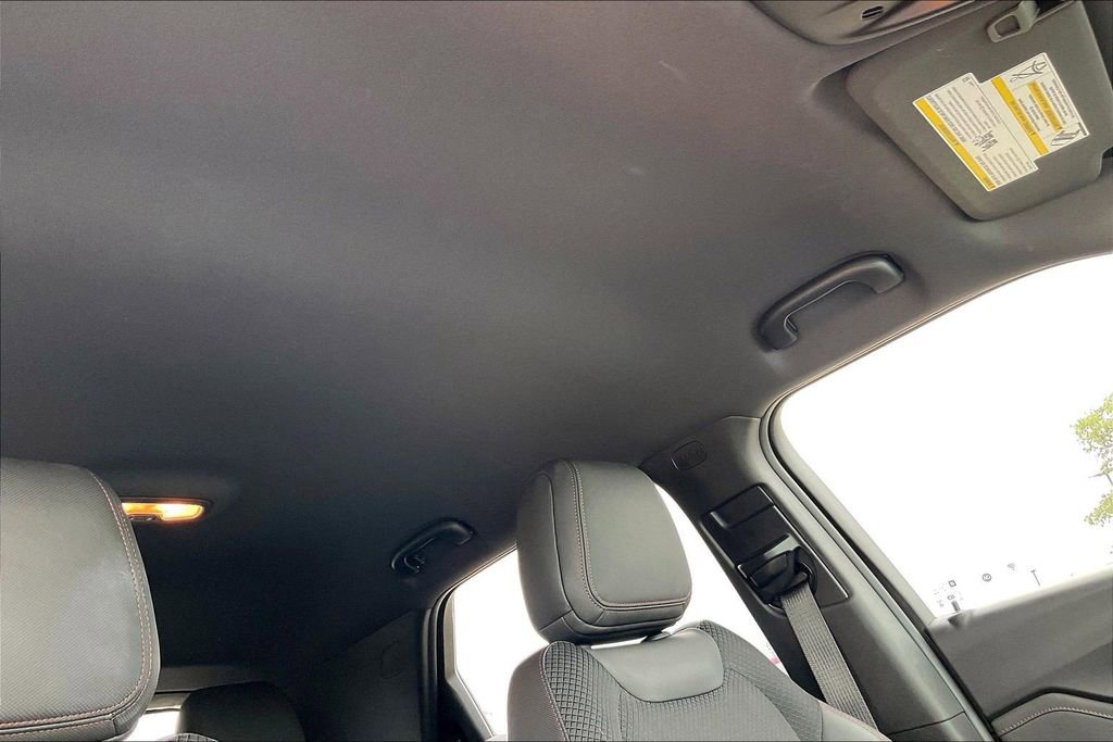 Used 2023 Chevrolet TrailBlazer RS w/ Convenience Package FWD image 28