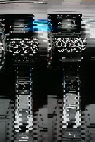 Used 2021 Mercedes-Benz GLA 250 4MATIC w/ Premium Package image 20