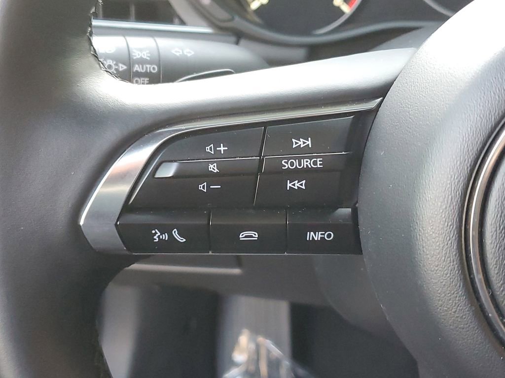 Certified 2025 MAZDA MAZDA3 Hatchback w/ Appearance Package image 25