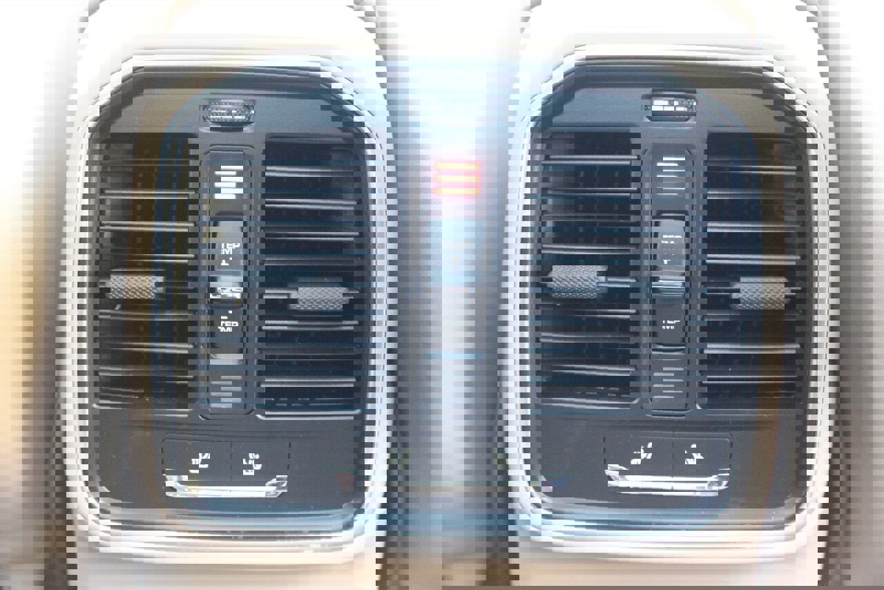 Used 2019 Porsche Macan image 9