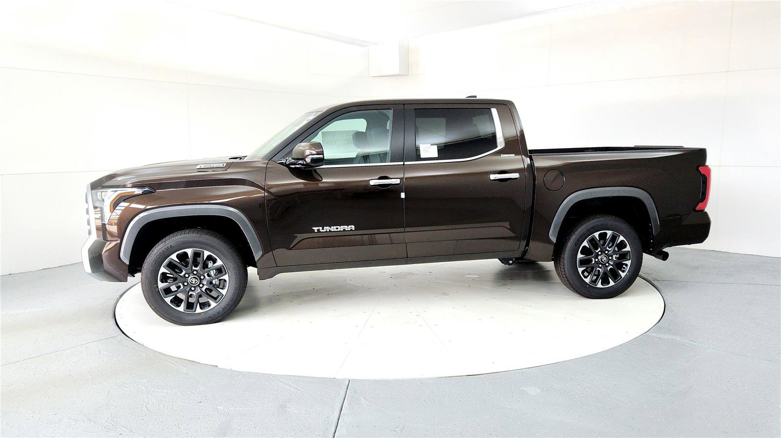 New 2025 Toyota Tundra Limited image 3