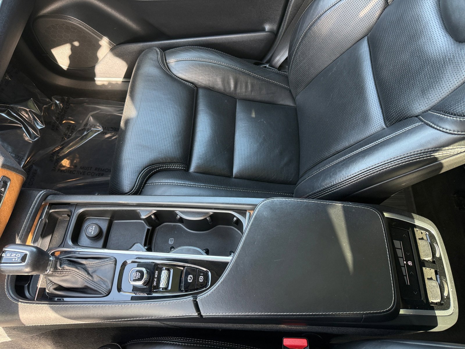 Used 2018 Volvo XC90 T6 Inscription w/ Convenience Package image 14