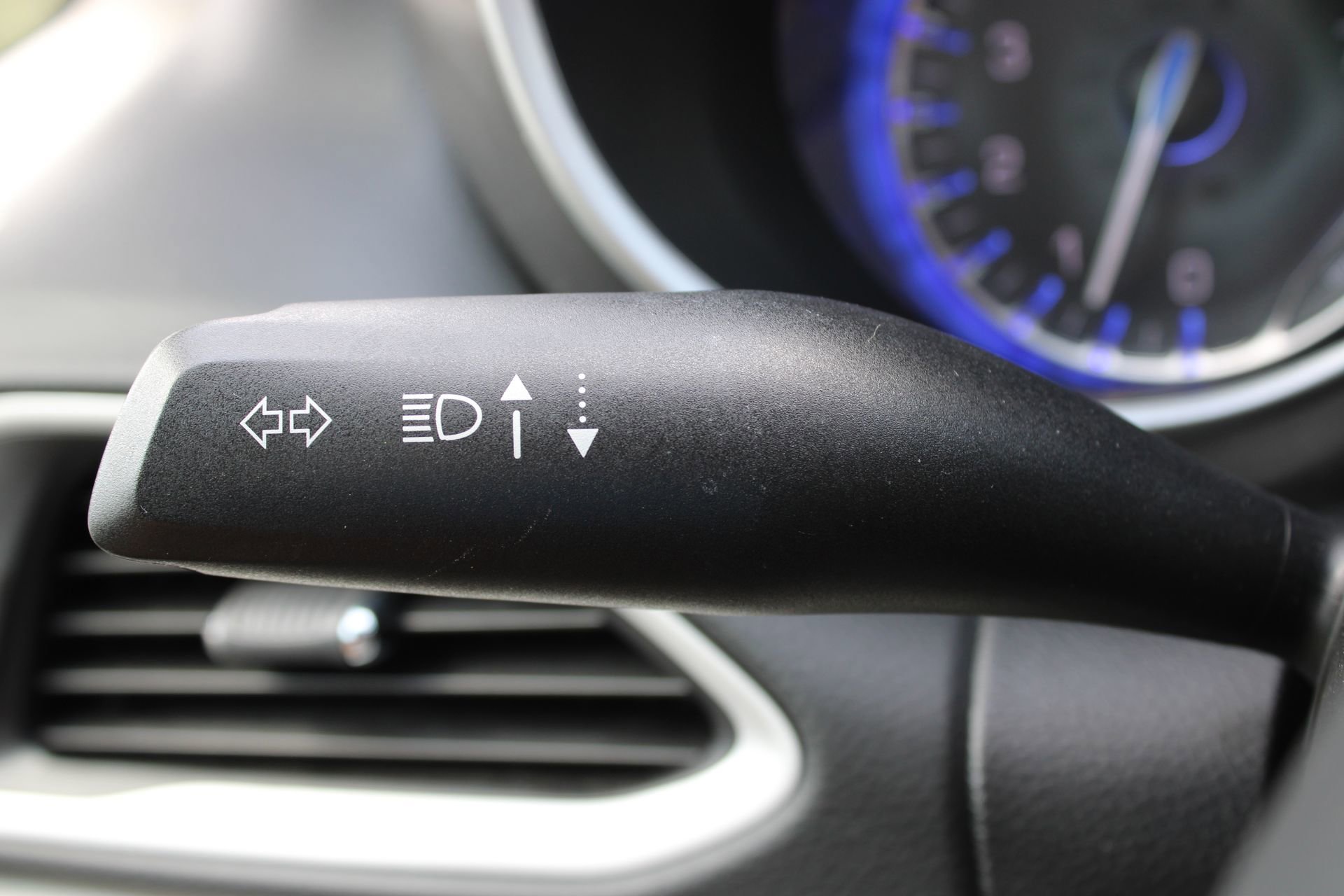 Used 2024 Chrysler Pacifica Touring-L image 30