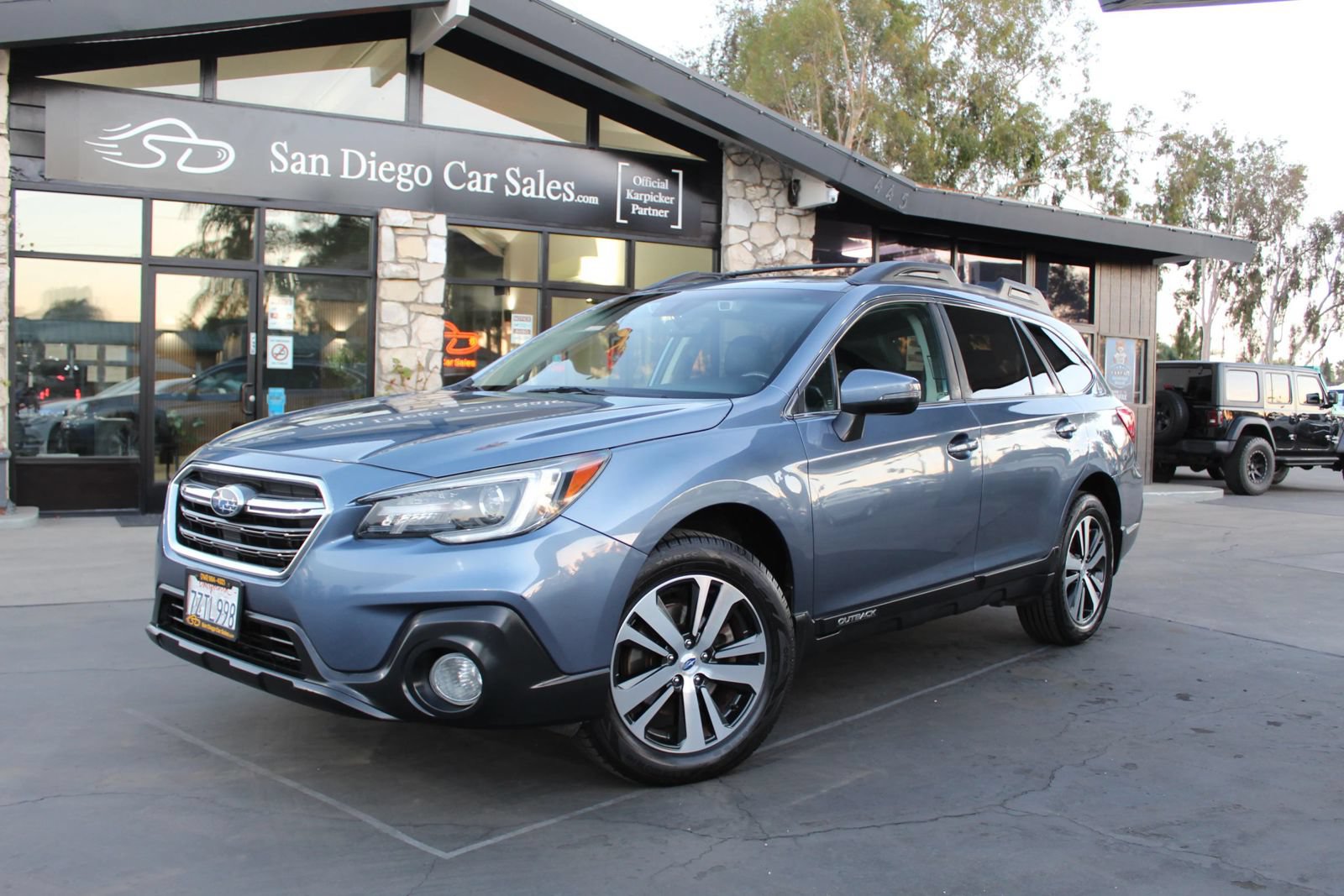 Used 2018 Subaru Outback 2.5i Limited AWD/4WD image 1