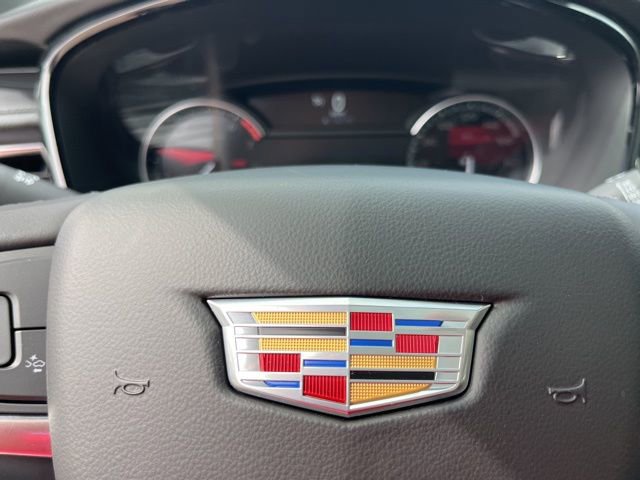 New 2025 Cadillac XT6 Luxury image 44