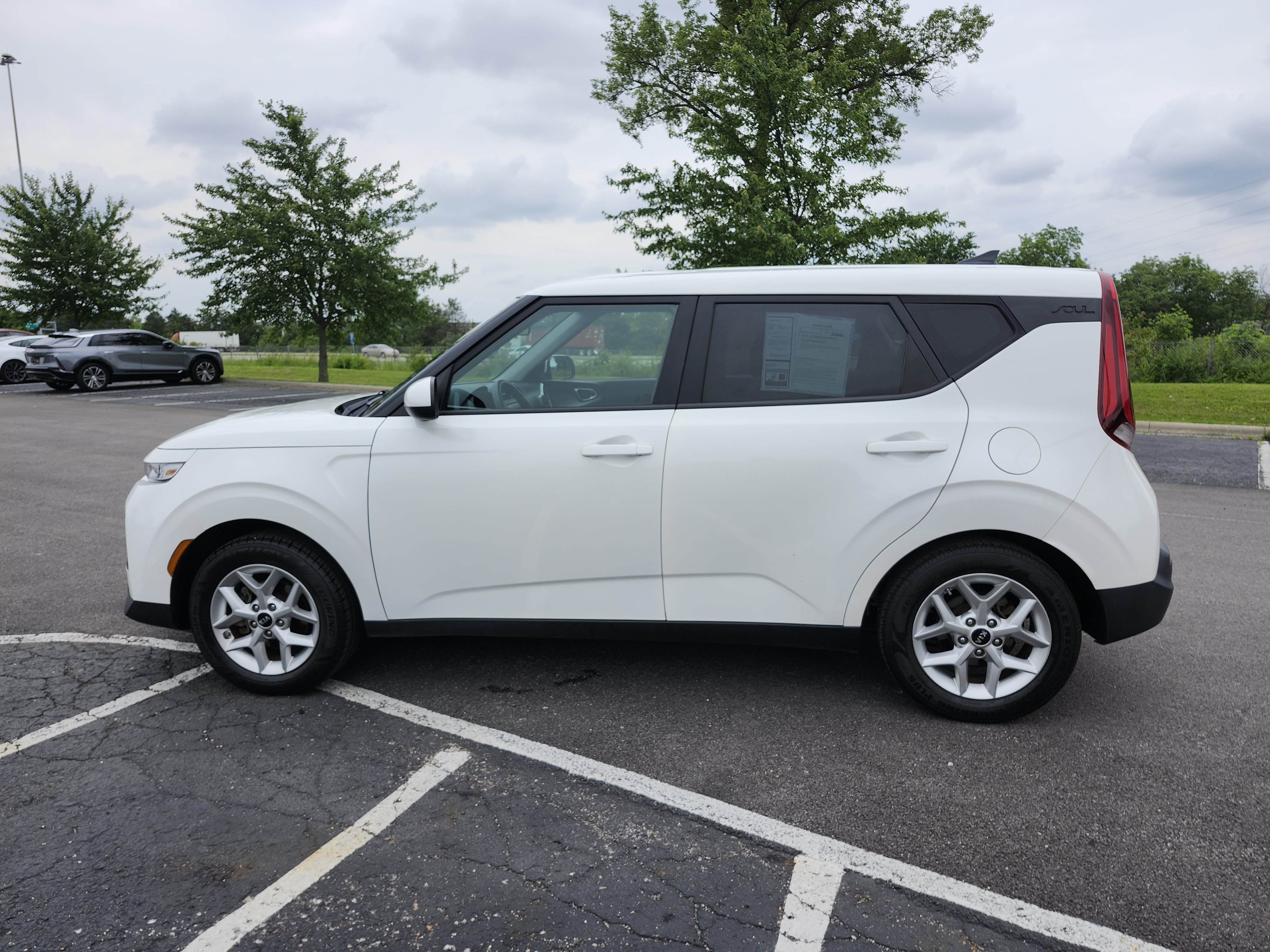 Used 2021 Kia Soul S FWD image 12