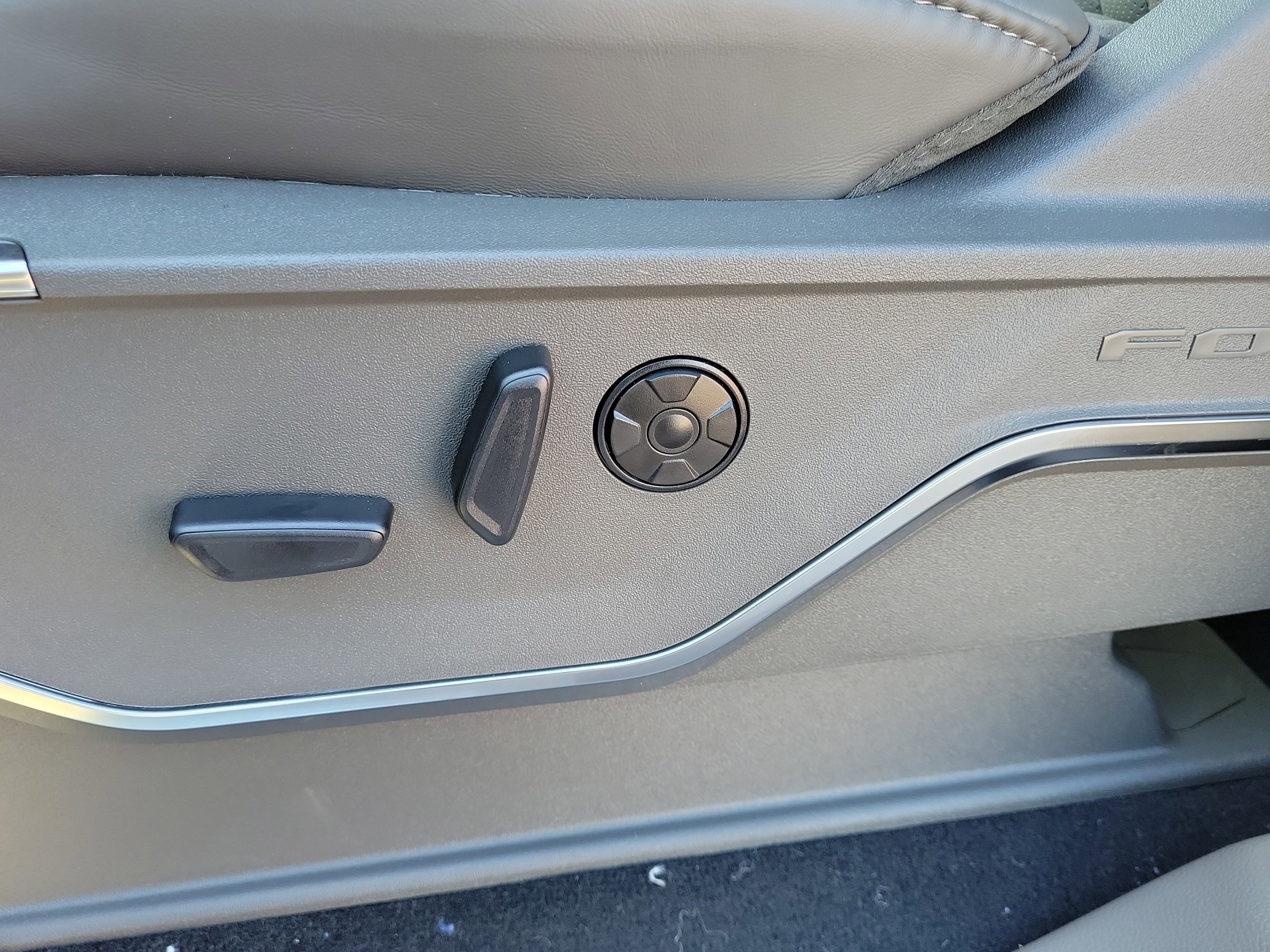 New 2026 Ford F350 Platinum w/ Platinum Plus Package image 14