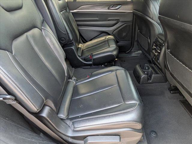 Used 2024 Jeep Grand Cherokee L Limited w/ Luxury Tech Group II AWD/4WD image 19