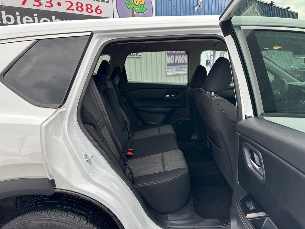 Used 2024 Nissan Rogue SV AWD/4WD image 22