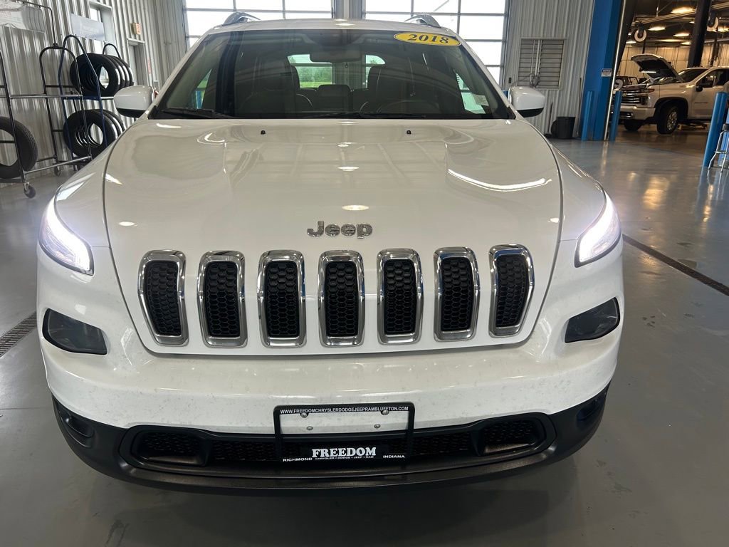 Used 2018 Jeep Cherokee Latitude Plus w/ Cold Weather Group image 2