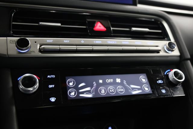 Used 2026 Genesis G70 2.5T Prestige image 28