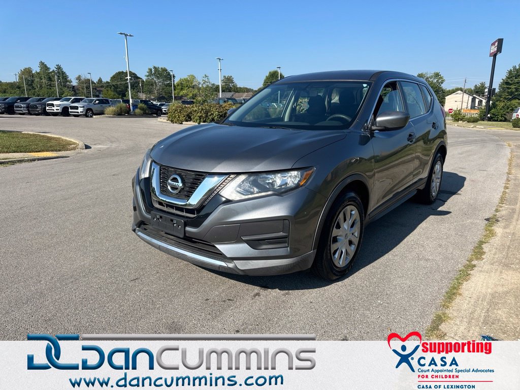 Used 2017 Nissan Rogue S FWD image 1