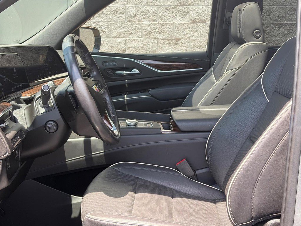 Certified 2023 Cadillac Escalade Premium Luxury AWD/4WD image 17