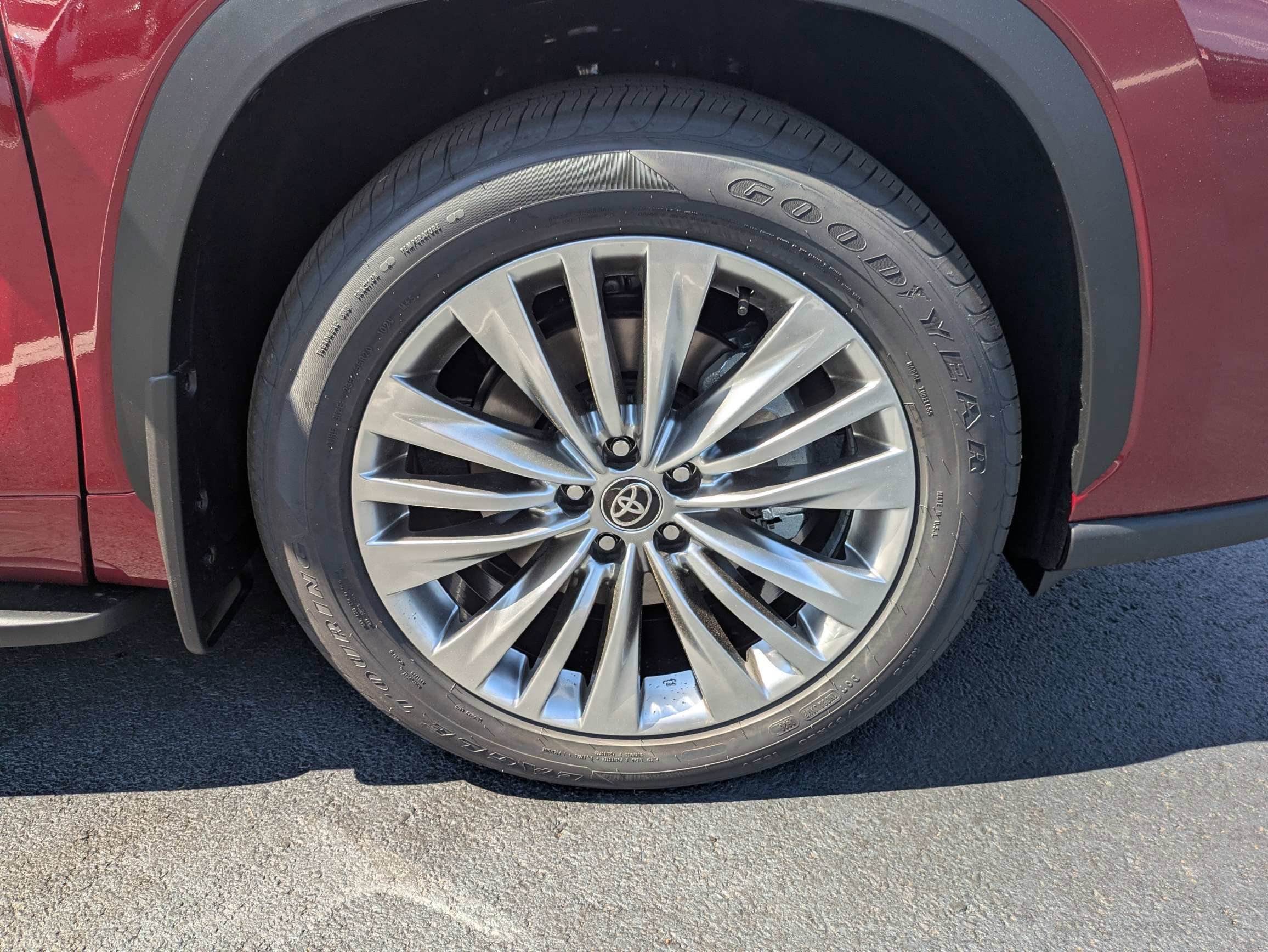 New 2026 Toyota Highlander Platinum AWD/4WD image 12