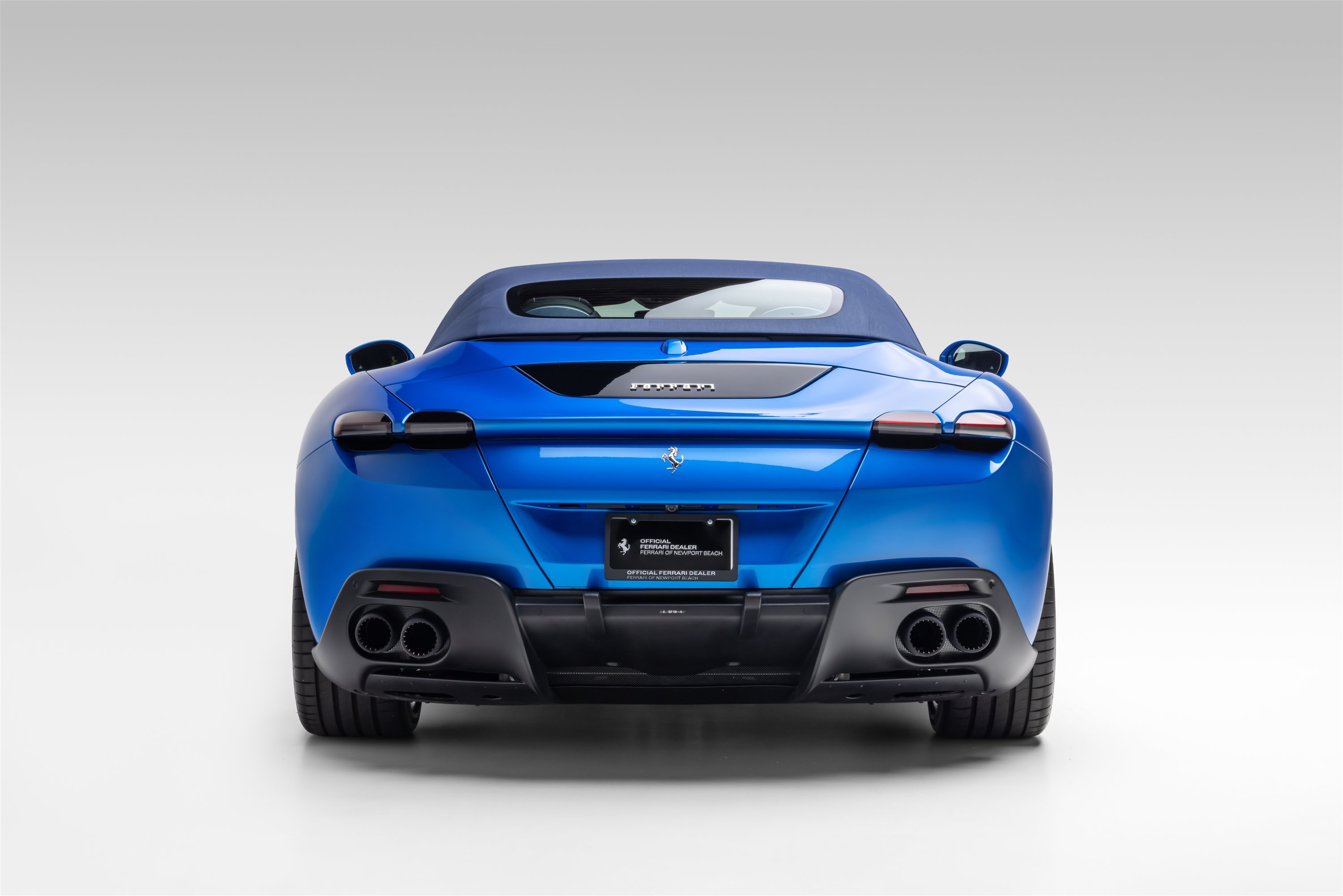 Used 2026 Ferrari Roma Spider RWD image 8