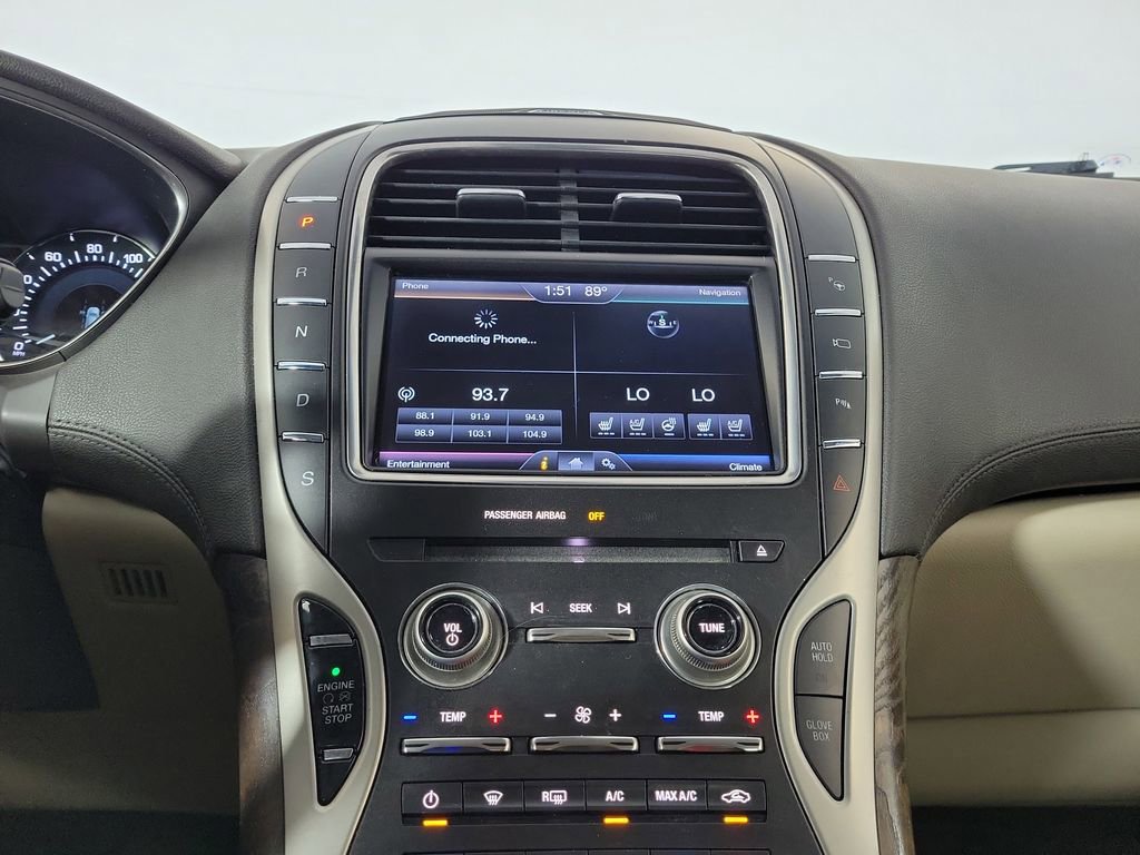 Used 2016 Lincoln MKX Reserve w/ Technology Package FWD image 19