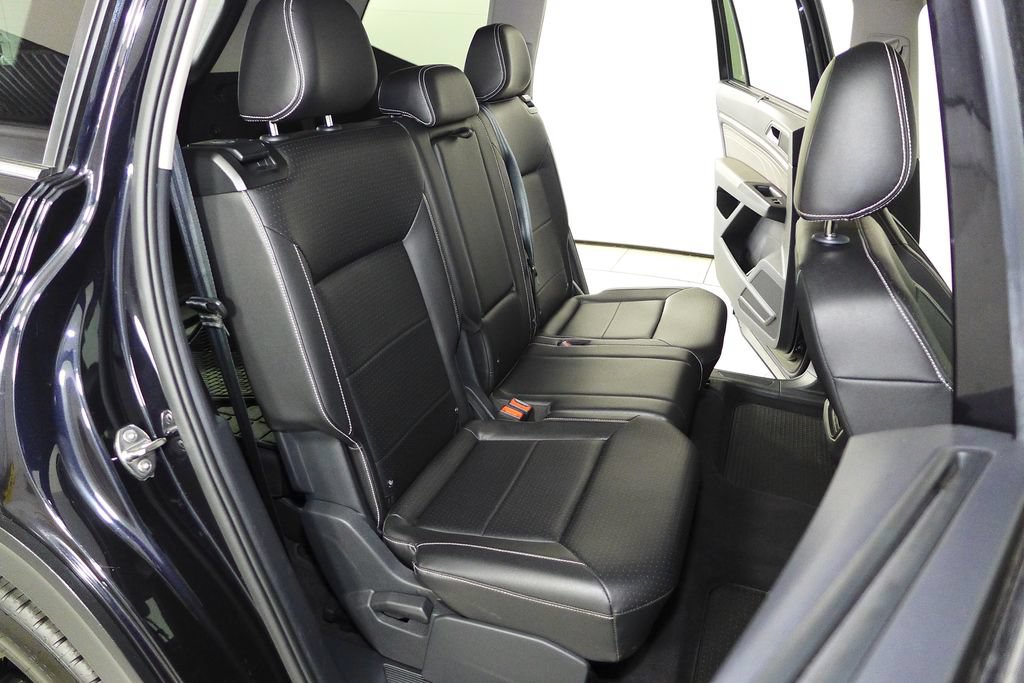 Used 2023 Volkswagen Atlas SE w/ Black Wheel Package FWD image 19