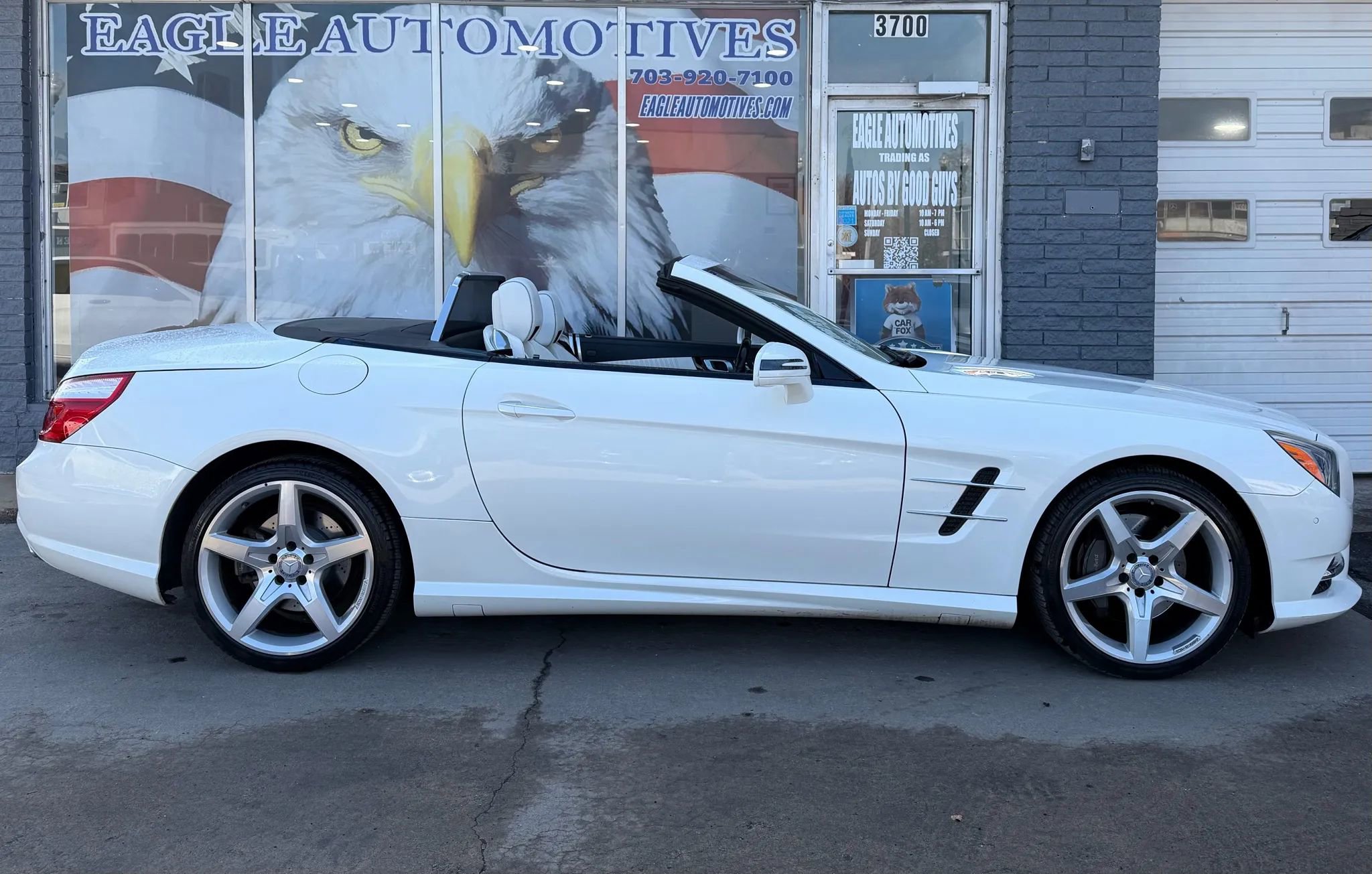 Used 2016 Mercedes-Benz SL 550 w/ Driver Assistance Package image 7