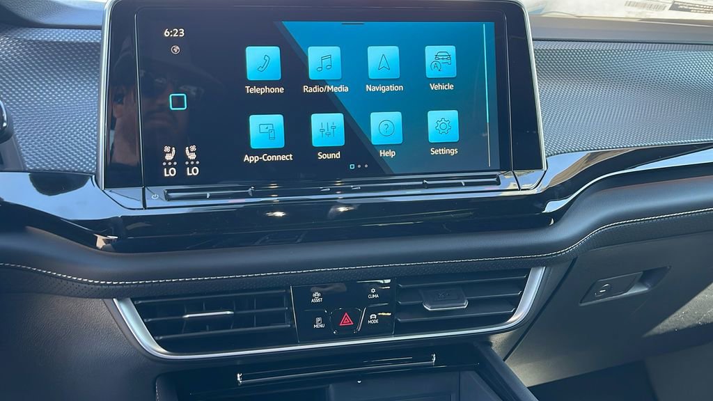 New 2026 Volkswagen Atlas Cross Sport SEL Premium R-Line AWD/4WD image 17