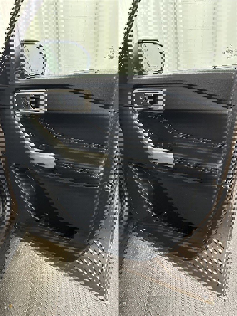 Used 2021 Ford Explorer XLT w/ Equipment Group 202A image 34