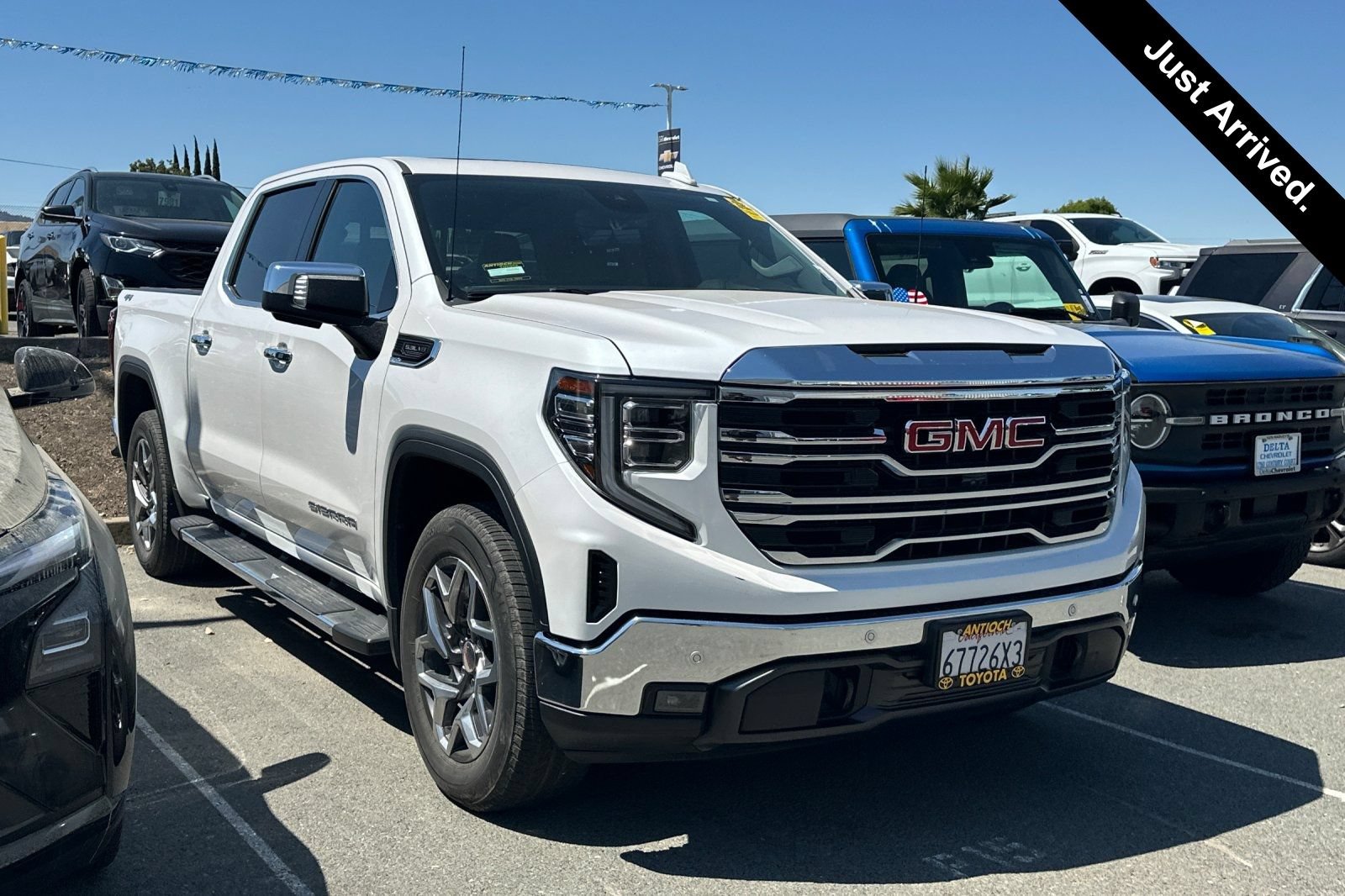 Used 2024 GMC Sierra 1500 SLT w/ SLT Premium Plus Package AWD/4WD image 1
