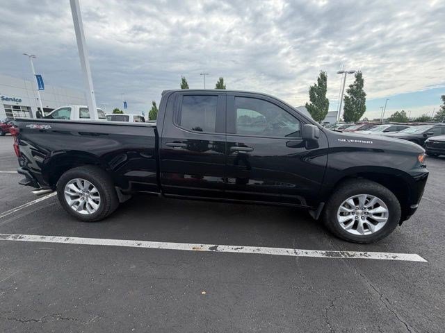 Used 2019 Chevrolet Silverado 1500 Custom w/ Custom Convenience Package AWD/4WD image 5