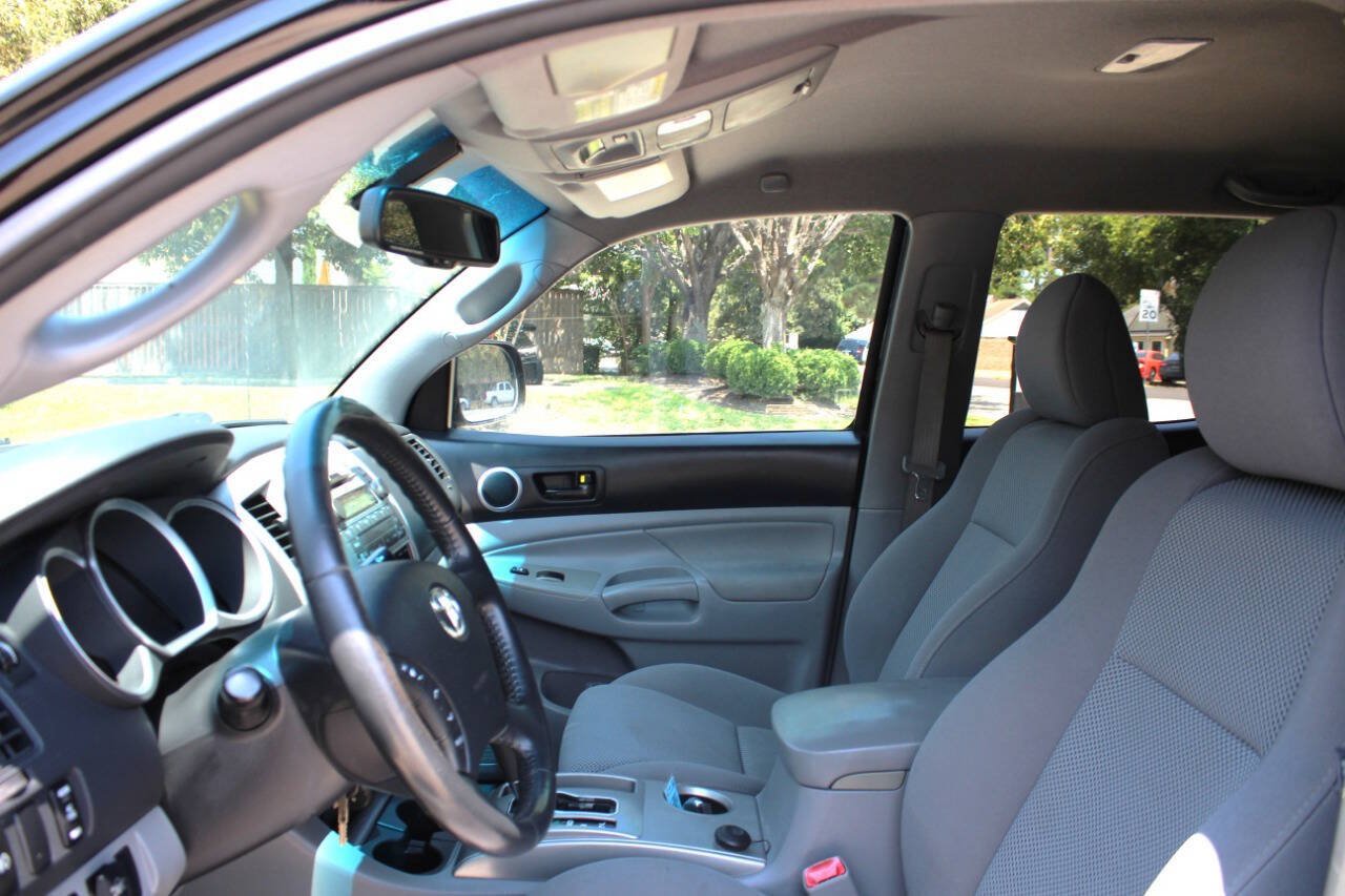 Used 2011 Toyota Tacoma PreRunner w/ TRD Sport Pkg RWD image 9