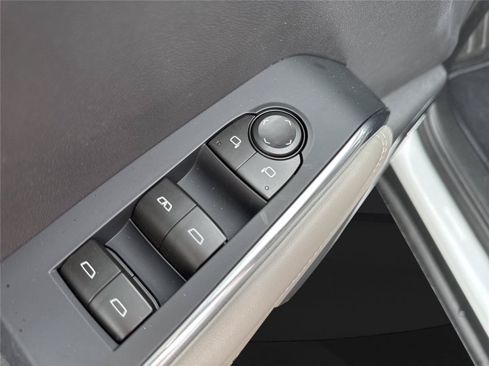 New 2026 GMC Acadia Elevation w/ Elevation Premium Package FWD image 11