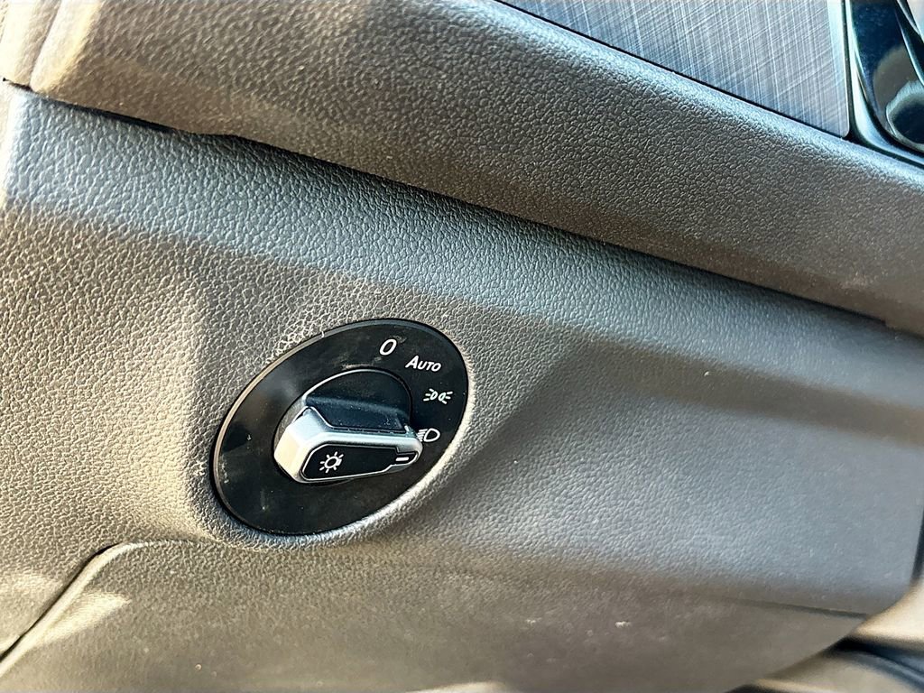 Used 2024 Volkswagen Jetta SE image 10