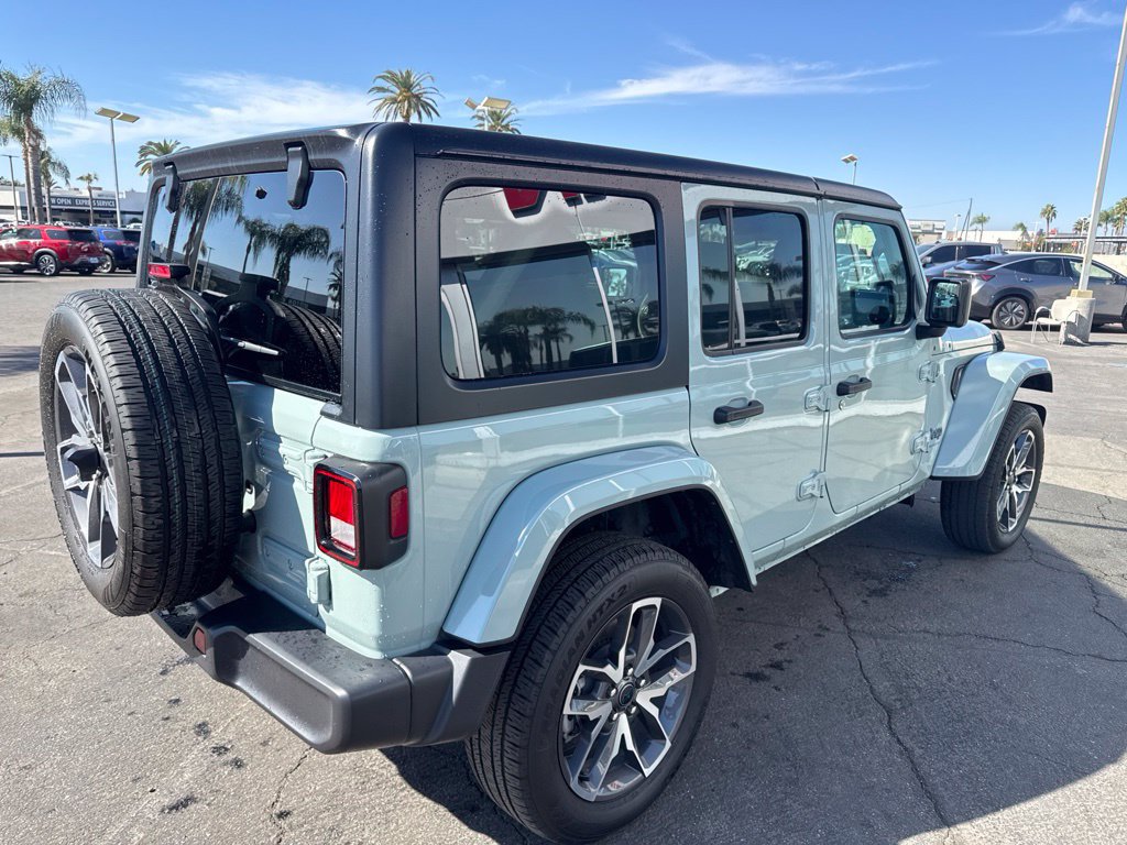 Used 2024 Jeep Wrangler Unlimited w/ LED Headlamp & Fog Lamp Group AWD/4WD image 4