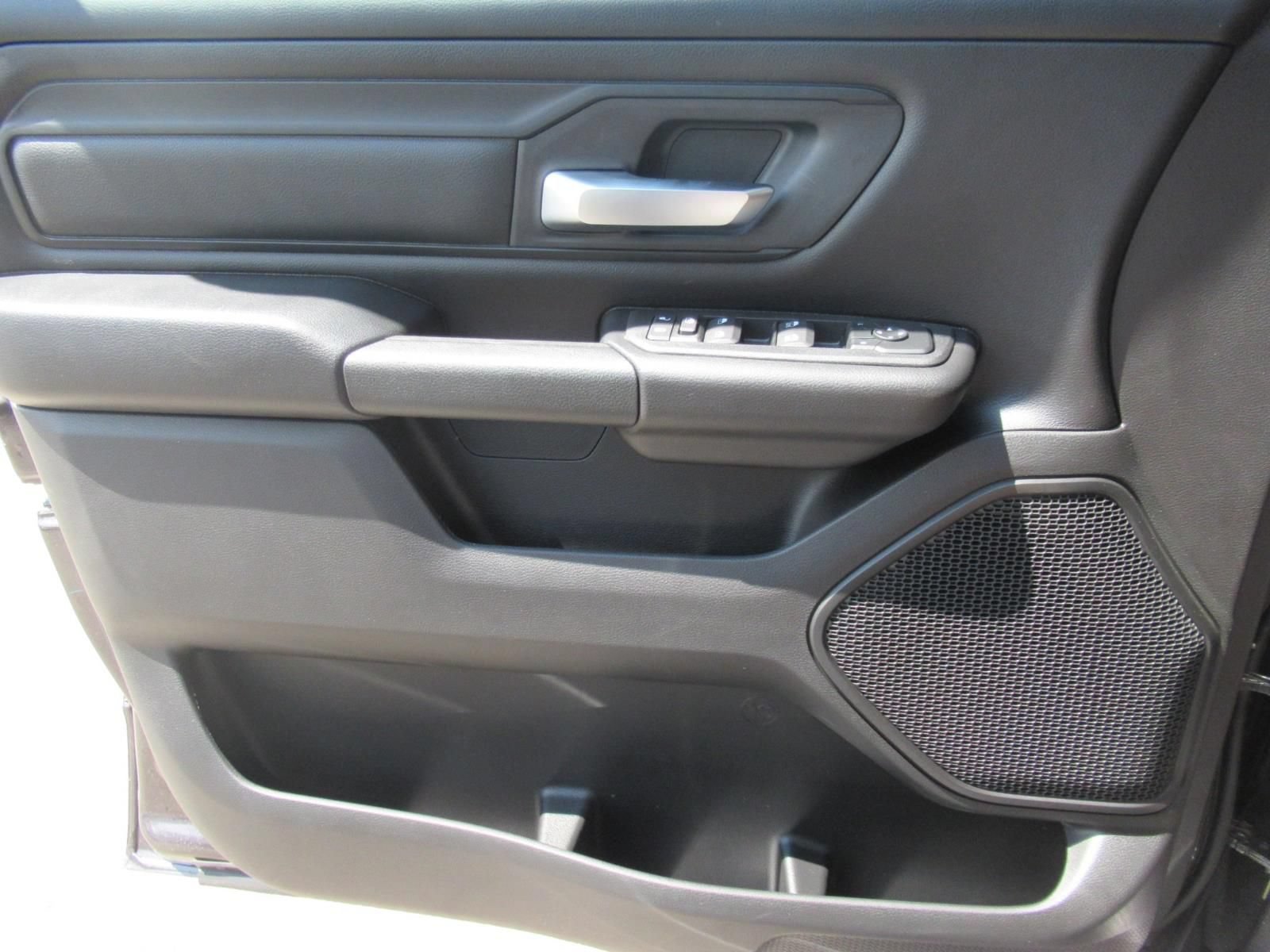 New 2026 RAM 1500 Express AWD/4WD image 22