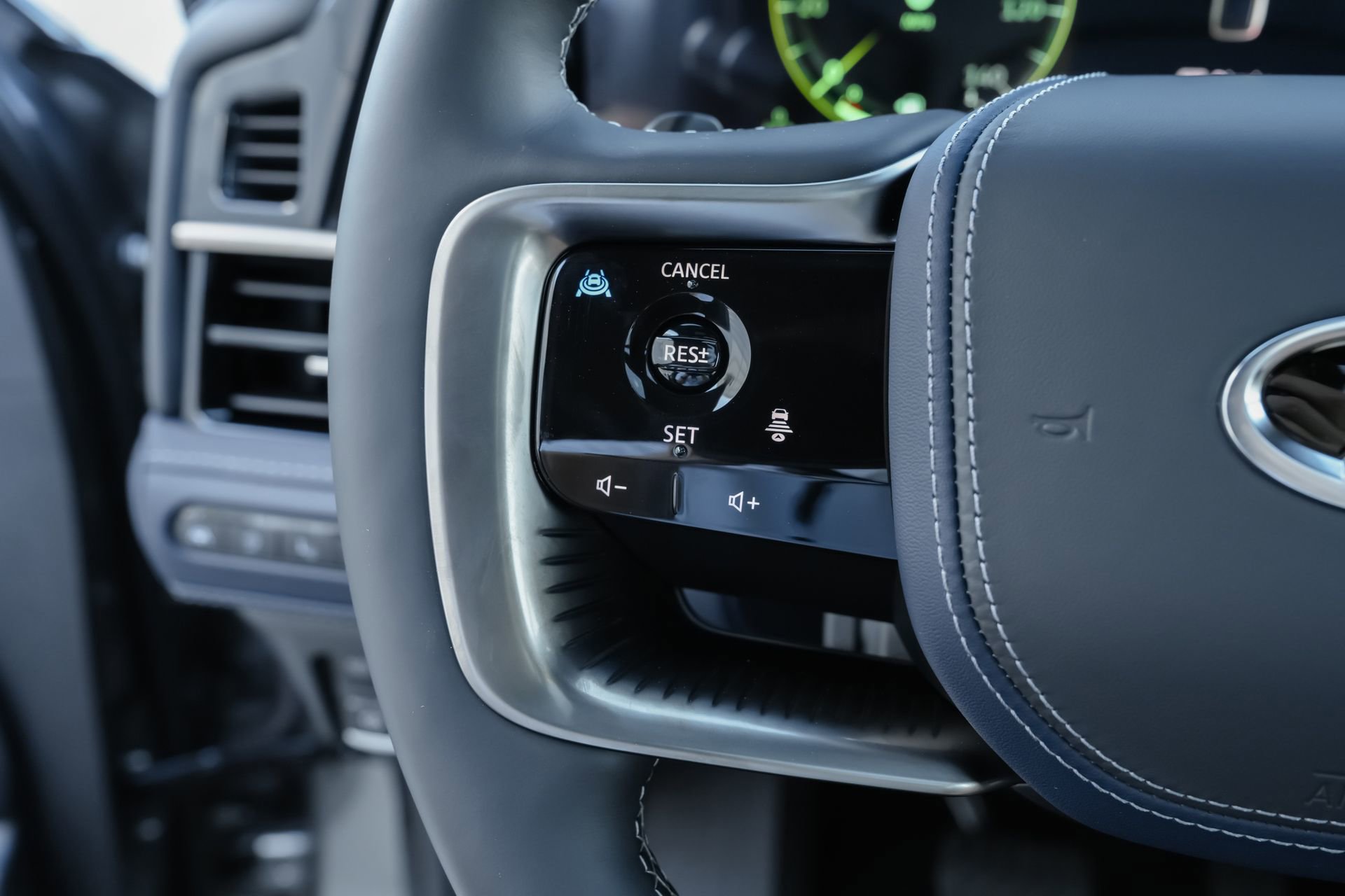 New 2026 INFINITI QX80 4WD w/ Sport Exterior Package image 17