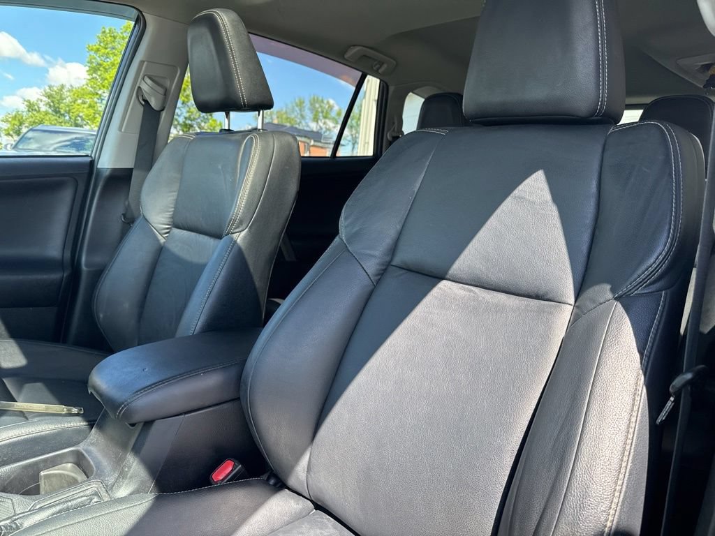 Used 2014 Toyota RAV4 Limited w/ Technology Package AWD/4WD image 28