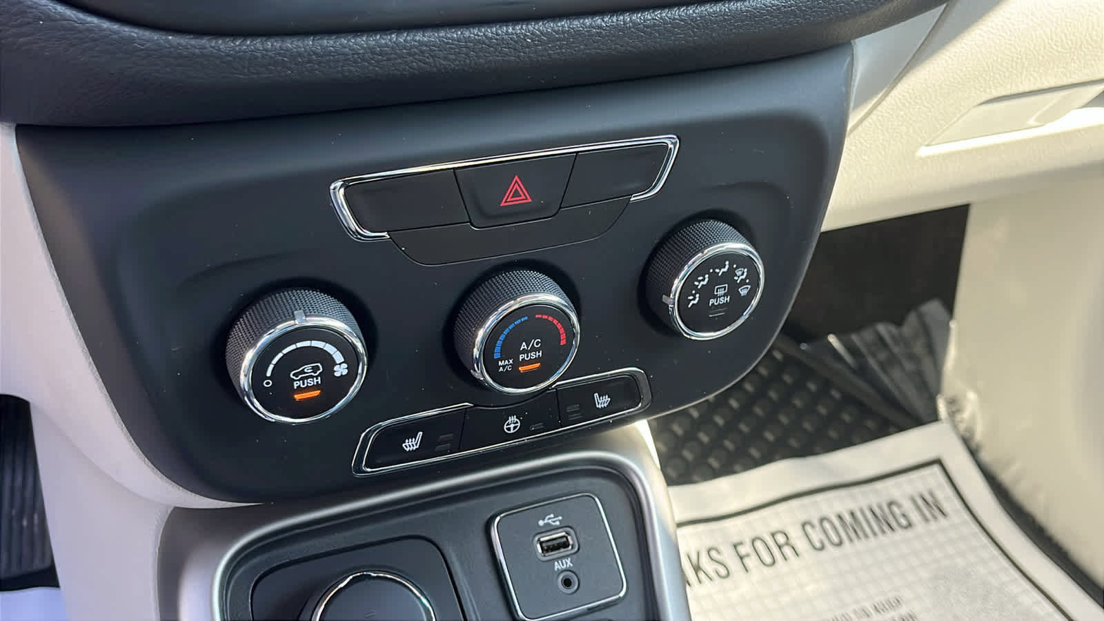 Used 2017 Jeep Compass Latitude w/ Cold Weather Group image 18