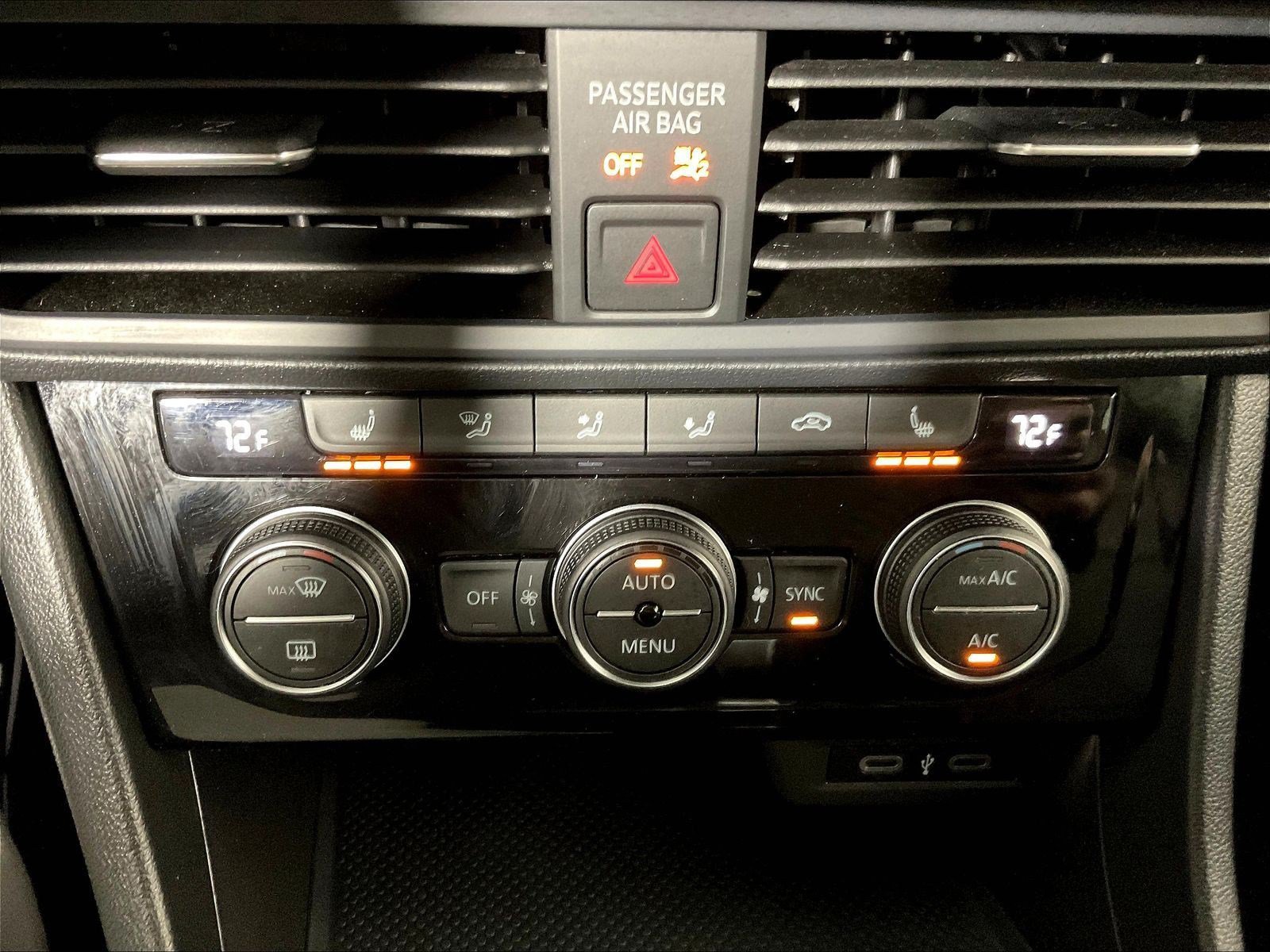 Used 2023 Volkswagen Jetta SE FWD image 33