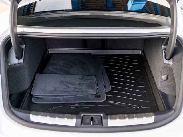 Certified 2025 Porsche Taycan w/ Premium Package image 31
