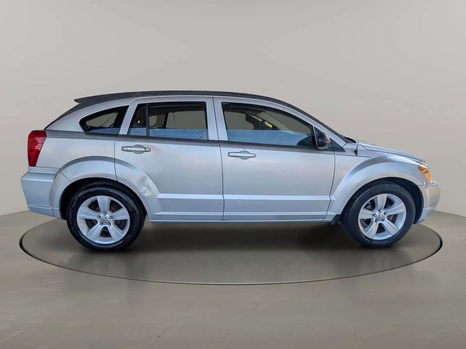 Used 2010 Dodge Caliber SXT FWD image 4