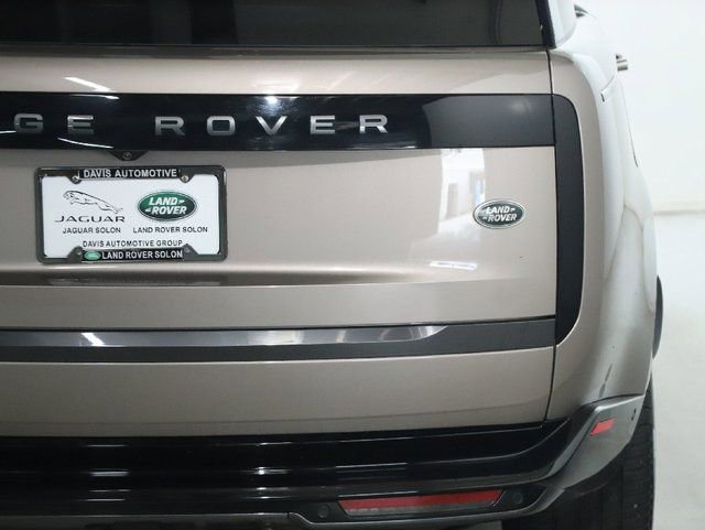 Used 2023 Land Rover Range Rover SE image 47