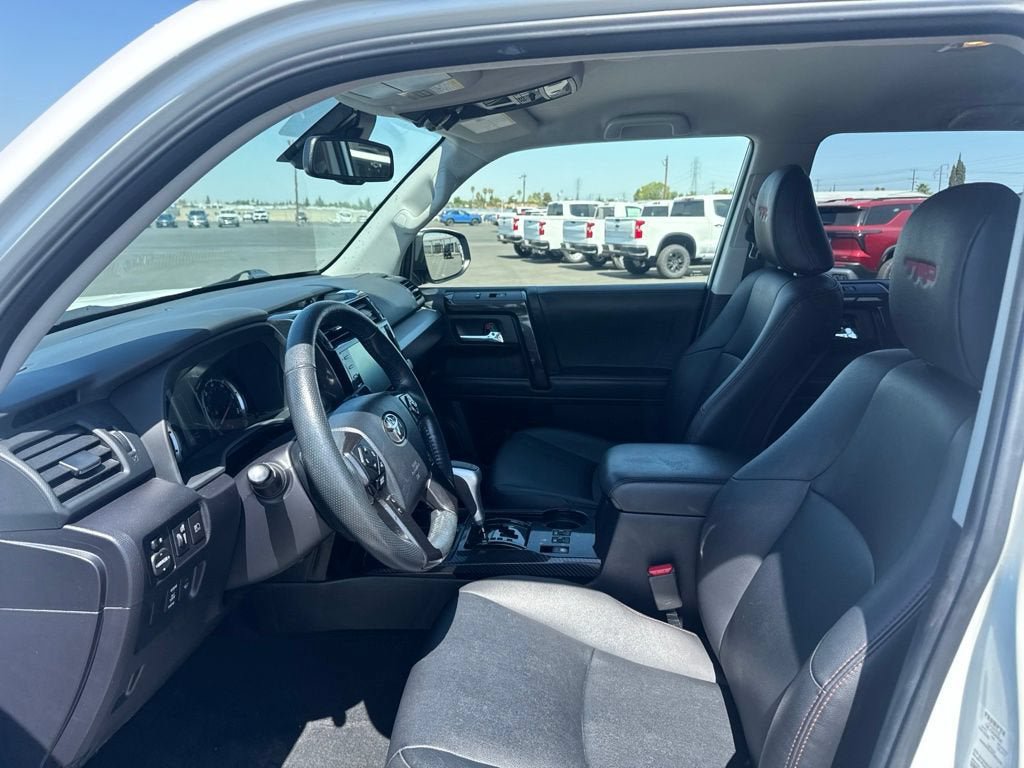 Used 2023 Toyota 4Runner TRD Off-Road Premium AWD/4WD image 26