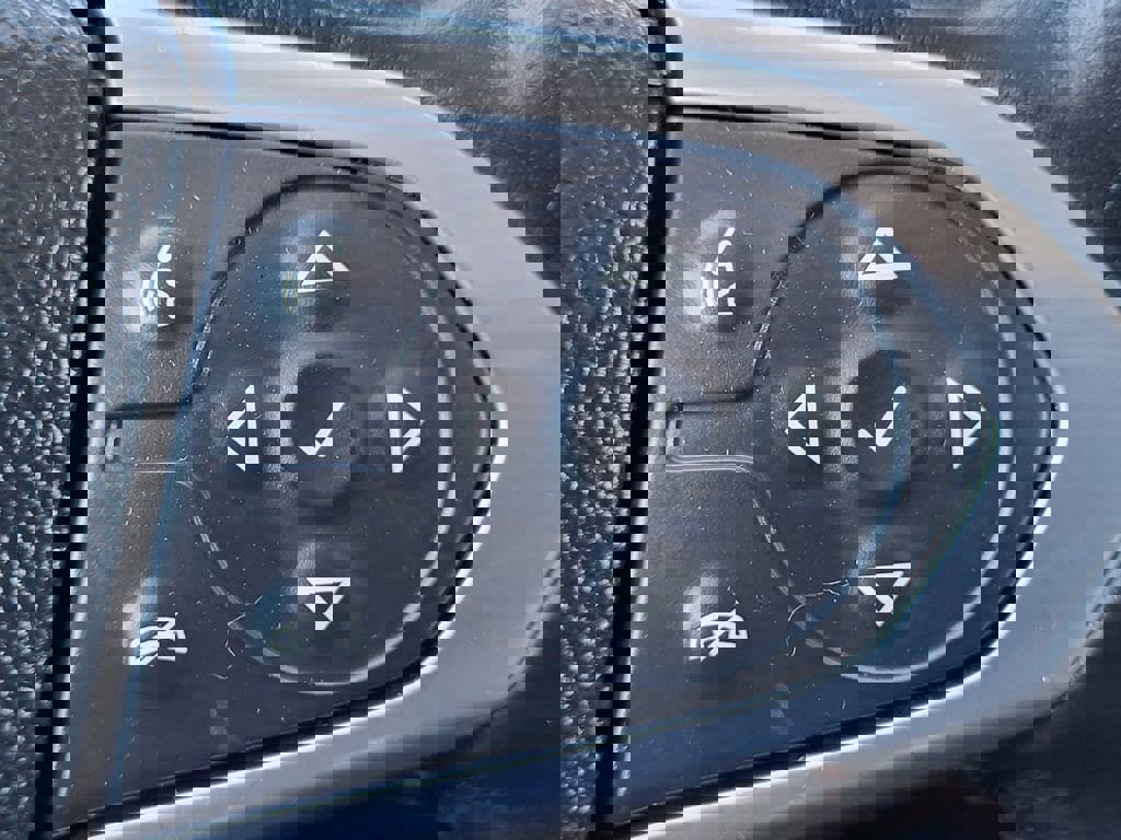 Used 2021 Chevrolet Traverse RS image 12