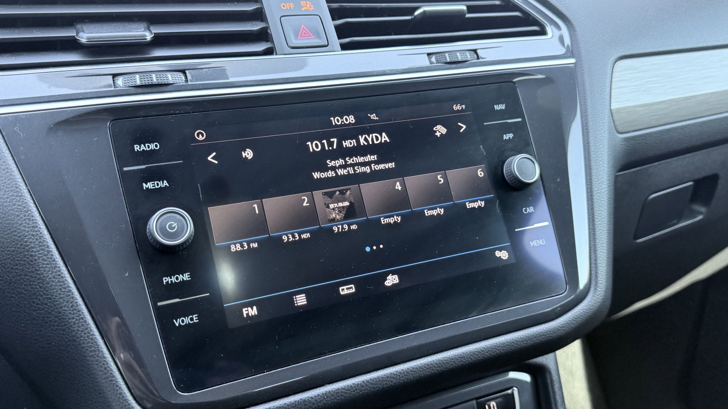 Used 2019 Volkswagen Tiguan SEL R-Line FWD image 69