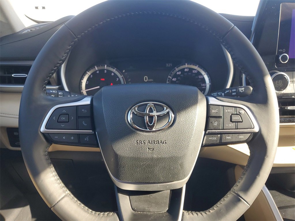 Used 2024 Toyota Highlander XLE image 22