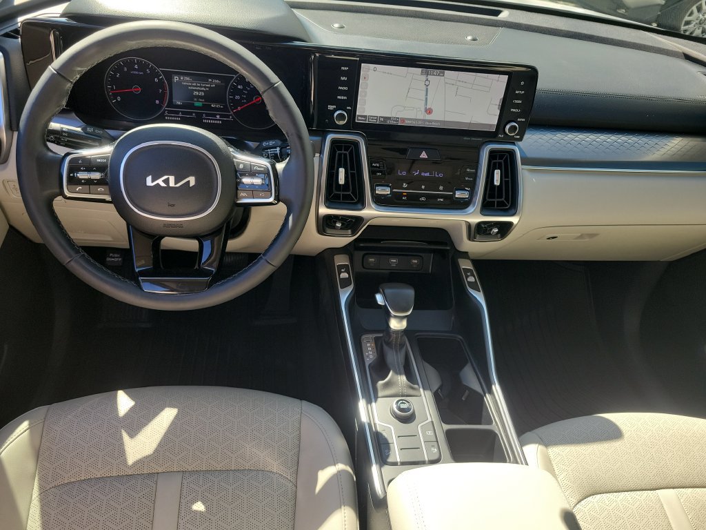 Certified 2022 Kia Sorento S FWD image 28